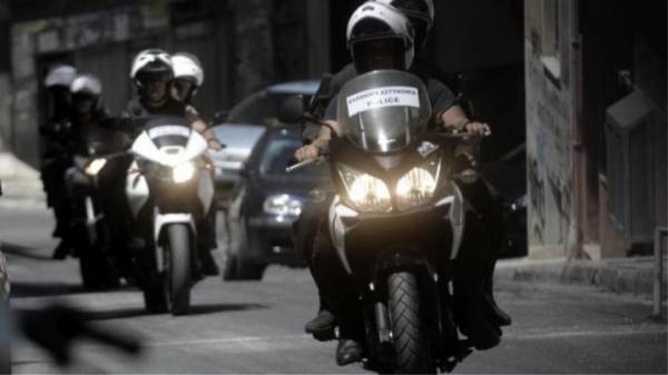 Εξάρχεια: Επίθεση σε άνδρες της ΔΙΑΣ- Ένας αστυνομικός τραυματίας
