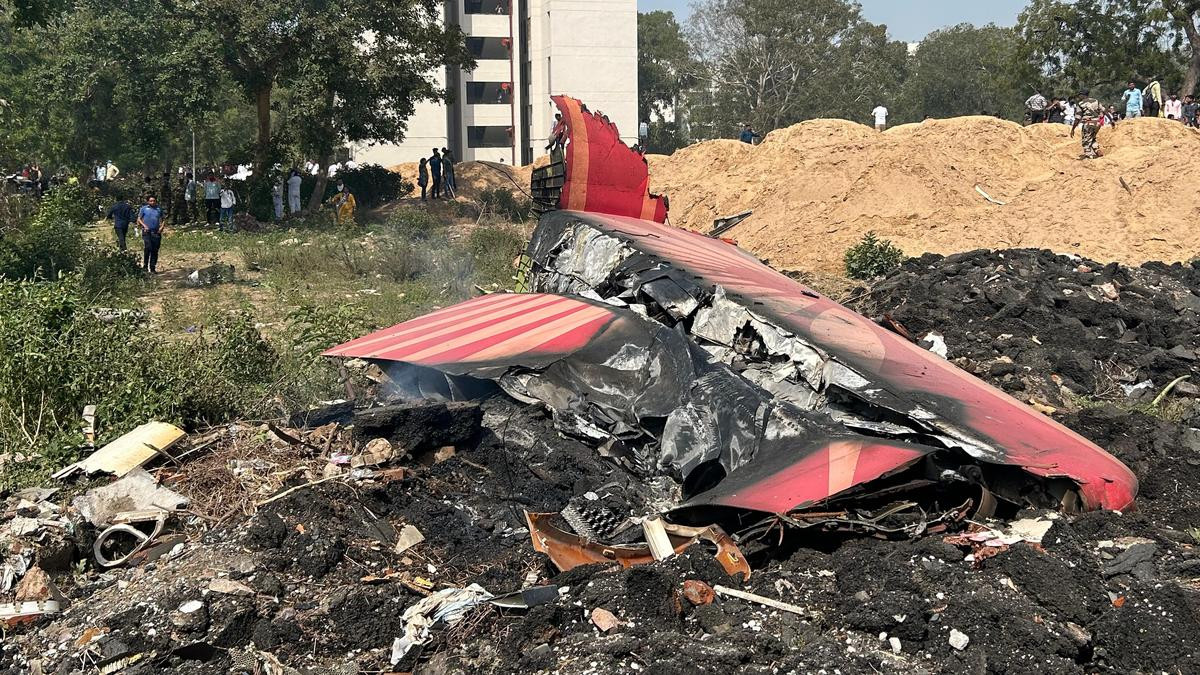 Αεροπορική τραγωδία στην Ινδία: Το πρώτο Boeing 787 που συντρίβεται – Σβήνουν οι ελπίδες για επιζώντες