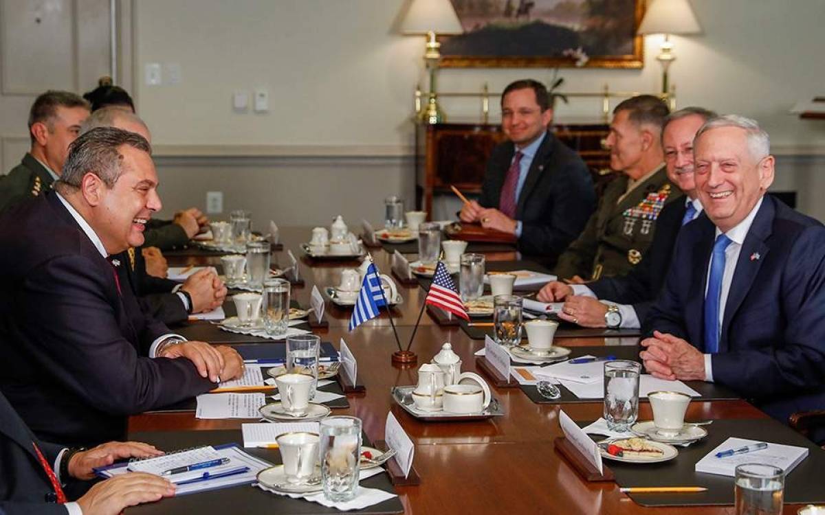 Ο Καμμένος... στήνει αμερικανικές βάσεις σε Βόλο, Λάρισα και Αλεξανδρούπολη