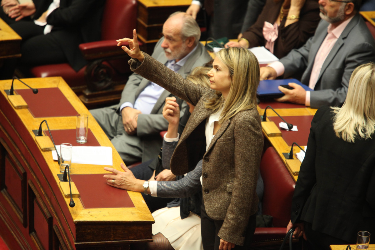 Αποστολάκη: «Ζημιά» στο δημόσιο από το μνημόνιο συνεργασίας κυβέρνησης–ΤΡΑΙΝΟΣΕ