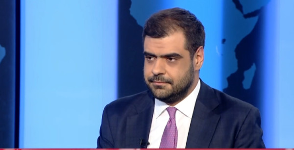 Ομόφυλα ζευγάρια- Μαρινάκης: H αντιπολίτευση πρέπει να υπερψηφίσει