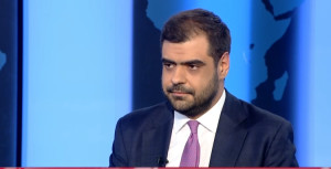 Ομόφυλα ζευγάρια- Μαρινάκης: H αντιπολίτευση πρέπει να υπερψηφίσει