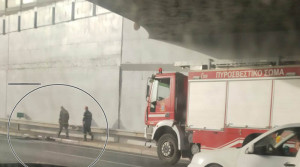 Μποτιλιάρισμα στην Αττική Οδό λόγω φωτιάς σε όχημα