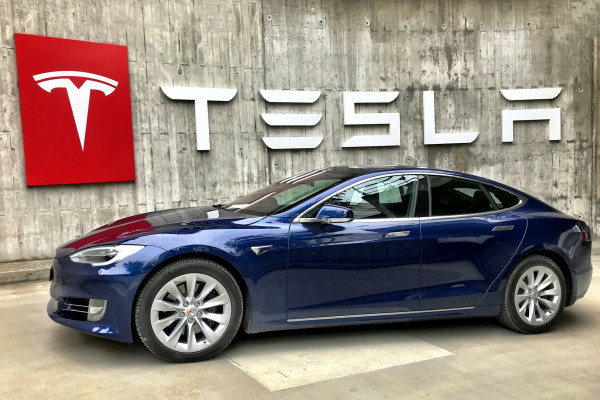 Tesla: Ανάκληση 3 εκατ. οχημάτων στην Κίνα