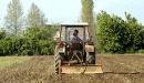 Β. Αποστόλου: Τράπεζα ειδικού σκοπού &amp; γης για τους αγρότες