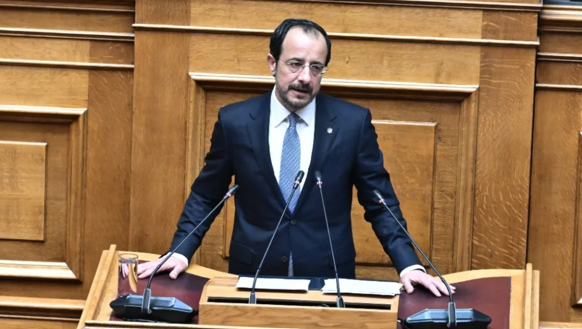 Χριστοδουλίδης στην Ελληνική Βουλή: Η επανένωση της Κύπρου είναι το κοινό μας «τάμα»