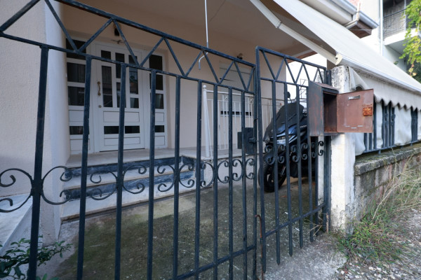Τρίκαλα: Προφυλακίστηκε ο 18χρονος που στραγγάλισε τη μητέρα του