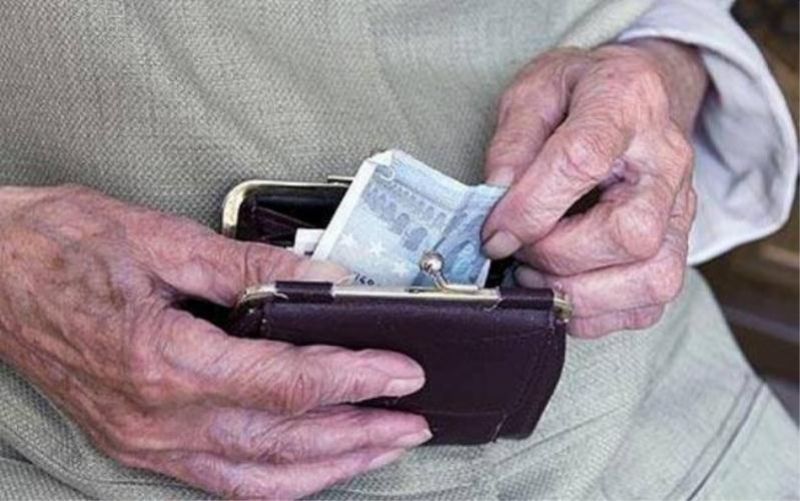 ΓΣΕΒΕΕ: Ένα στα δύο νοικοκυριά στηρίζεται στη σύνταξη