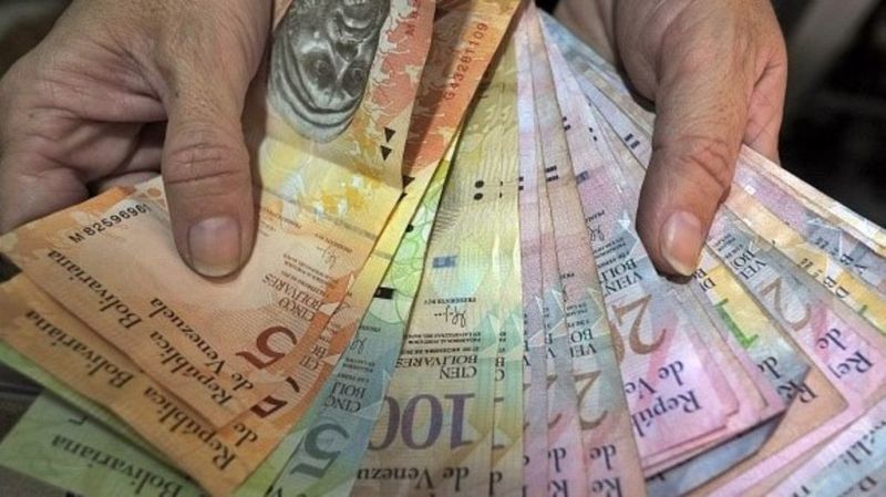 Bενεζουέλα: Υφεση 18,6% το 2016- Στο 800% ο πληθωρισμός