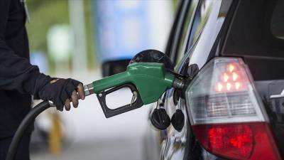 Με ώθηση... τυφώνα οι τιμές πετρελαίου και βενζίνης