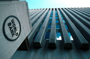 Παγκόσμια Τράπεζα: Μείωσε την πρόβλεψή της για την παγκόσμια ανάπτυξη το 2025 στο 2,3%