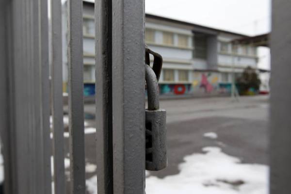 Προς παράταση του lockdown και οριζόντιο κλείσιμο των σχολείων
