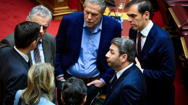To ΠΑΣΟΚ καλεί σε λογοδοσία στη Βουλή το Υπερταμείο