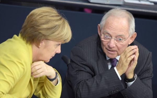 Spiegel: Έτοιμος ο Σόιμπλε να διαδεχθεί τη Μέρκελ, εφόσον αποσυρθεί