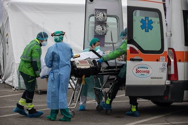 Ιταλία: 420 νεκροί σε 24 ώρες- 3.021 νέα κρούσματα