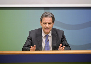 Η απάντηση Σκυλακάκη στην κριτική για την εκτός σχεδίου δόμηση