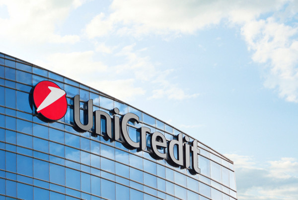 Alpha Bank: Με 29,8% η UniCredit - Παράγωγα για εξτρά ποσοστό 2,272%