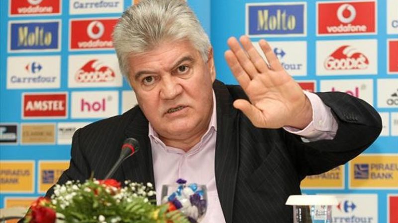 Δίωξη κατά Γκαγκάτση: Έκανε πριμ στον Ρεχάγκελ, χρήματα για πυρόπληκτους!