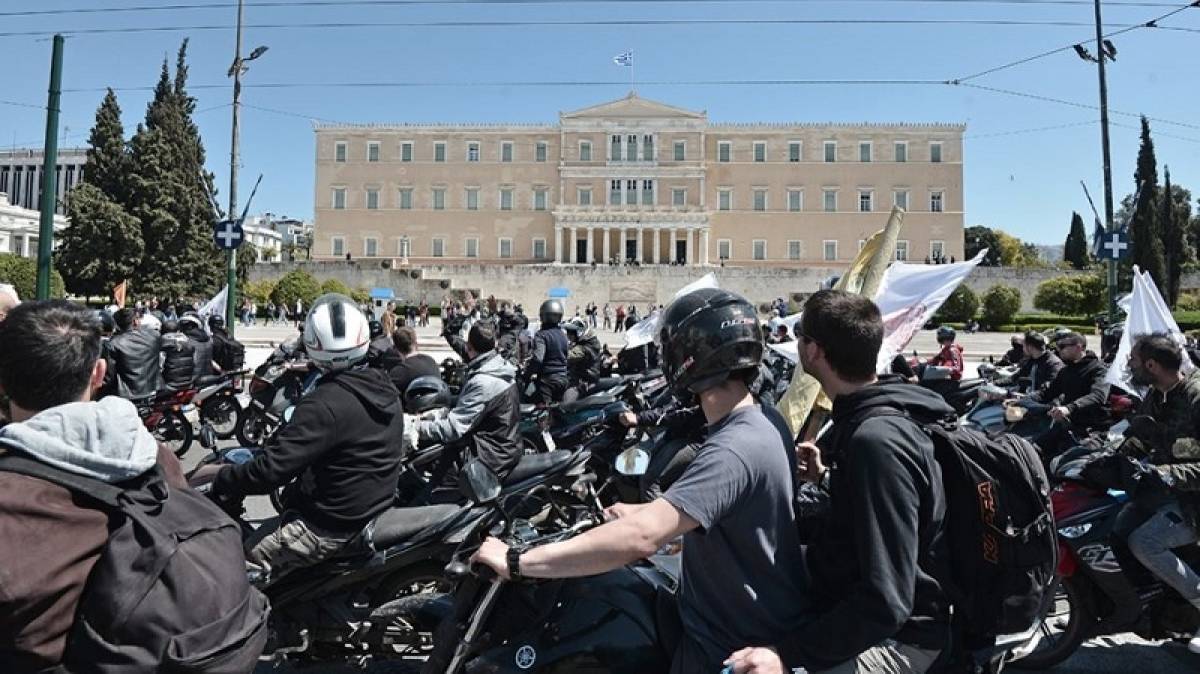 Νέα μέτρα του υπουργείου Εργασίας για κούριερ και ντελίβερι