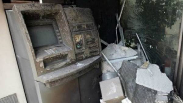 Ανατίναξαν ΑΤΜ και δεν πήραν...ευρώ