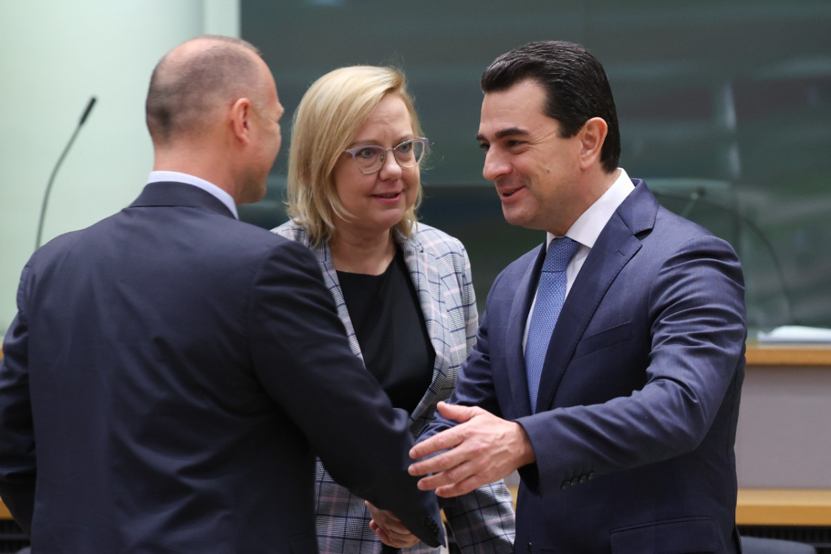 Σκρέκας για πλαφόν: Ιστορική απόφαση για την ενεργειακή κρίση
