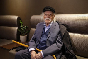 H ΓΣΕΕ κάλεσε τον αείμνηστο Μανώλη Γλέζο στο συνέδριό της!