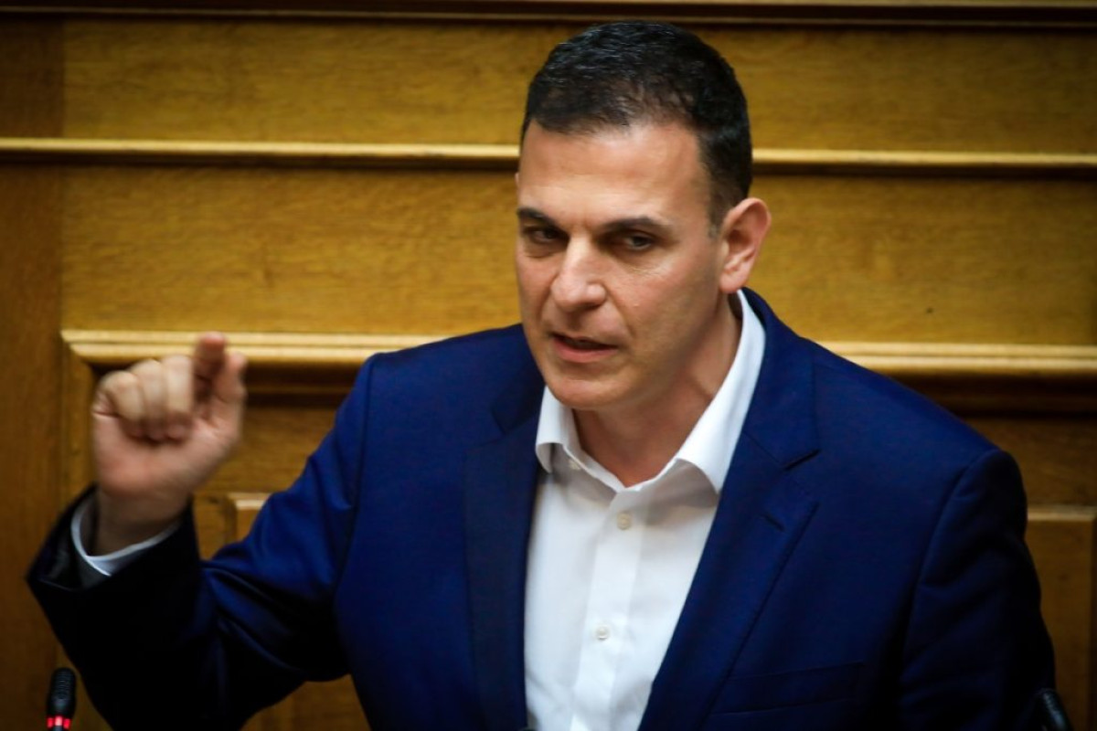 Έφυγε και ο Γιώργος Καραμέρος από την ΚΟ του ΣΥΡΙΖΑ