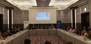 ΕΕΝΕ: Επανεξελέγη για τέταρτη φορά πρόεδρος ο Βασίλης Αποστολόπουλος