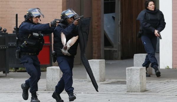 Παρίσι-Τρομοκρατία: Σε κατάσταση έκτακτης ανάγκης για 3 μήνες η Γαλλία