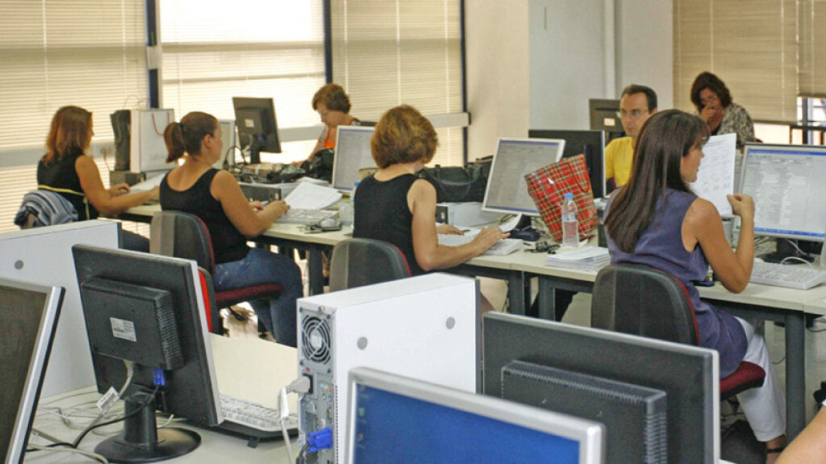 Μέτρα στο Δημόσιο για τον καύσωνα- Τηλεργασία και ευέλικτο ωράριο