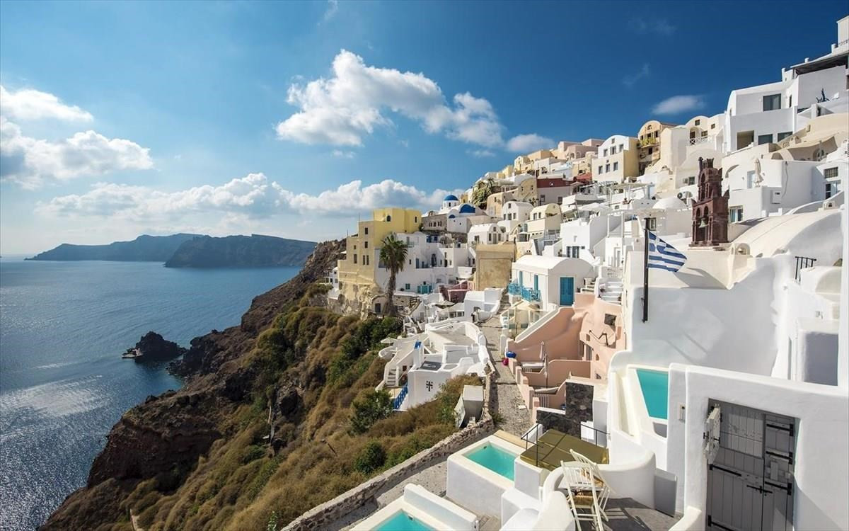 Εθνικός στόχος για τουριστικά έσοδα 15 δισ. ευρώ
