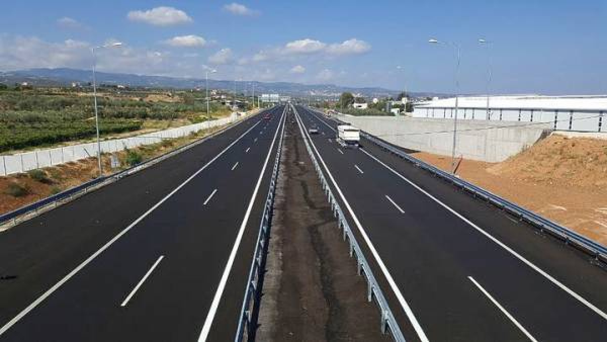Μπαίνουν καρφιά στην Εγνατία για να… φρενάρουν τους διακινητές