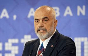 Αλβανία: Ο Ράμα χαρακτηρίζει «υβριδικό πόλεμο» τις αντικυβερνητικές διαδηλώσεις