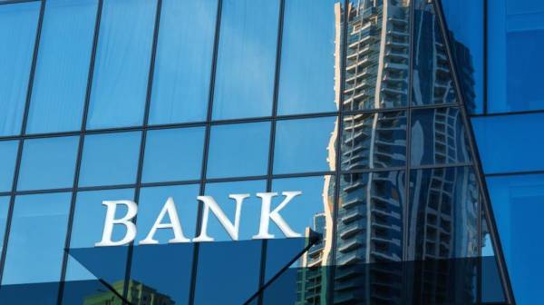 Eurobank Equities: «Χαμηλώνει» τις τιμές-στόχους για τις ελληνικές τράπεζες