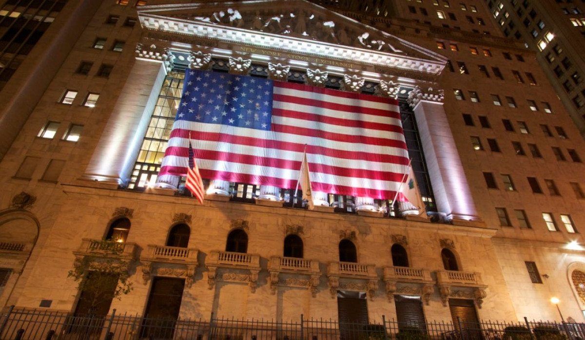 Εκτίναξη της Wall Street με ρεκόρ κερδών καθώς η λήξη του shutdown πλησιάζει
