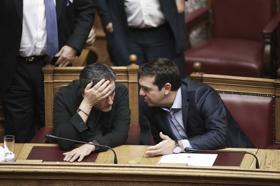 Ο Τσίπρας θέλει να «παρκάρει» τον Τσακαλώτο στην Επιτροπή. Μπορεί όμως;