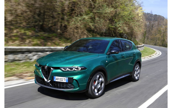 Alfa Romeo Tonale Hybrid 160 VGT Ti: Το πάθος συναντάει την καρδιά των C-SUV