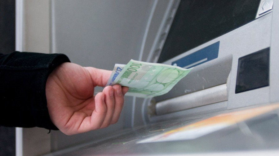 Τράπεζες: Με λιγότερα από 1.000 ευρώ 7 στους 10 καταθέτες
