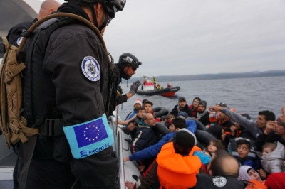 Αβραμόπουλος: Η Frontex πρέπει να παραμείνει στην Ελλάδα
