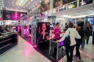 «Πρωτιά» της Ελλάδας σε όλες τις εταιρείες του Dior παγκοσμίως!