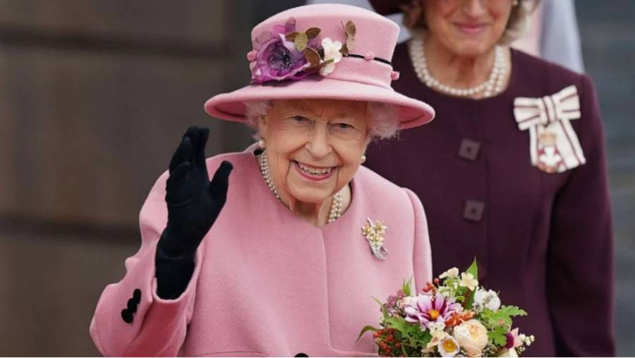 Βασίλισσα Ελισάβετ: Μια τεράστια τσουλήθρα θα στηθεί στο Tower of London για το Πλατινένιο Ιωβηλαίο της