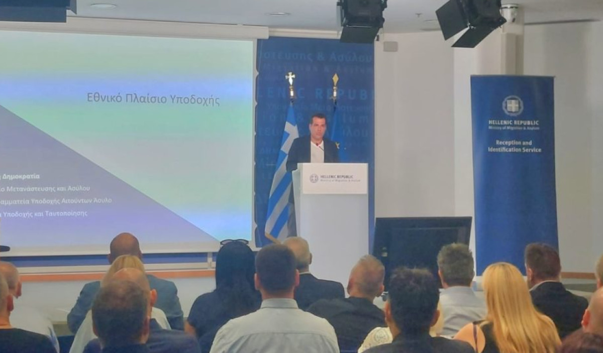 Σύσκεψη Πλεύρη με διοικητές δομών υποδοχής για τις επιστροφές και την εφαρμογή του νέου μεταναστευτικού νόμου
