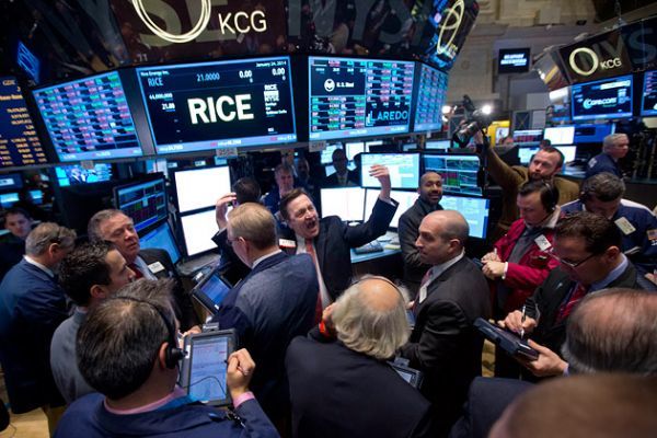 Νέα ιστορικά υψηλά στη Wall Street... με υπογραφή Τραμπ