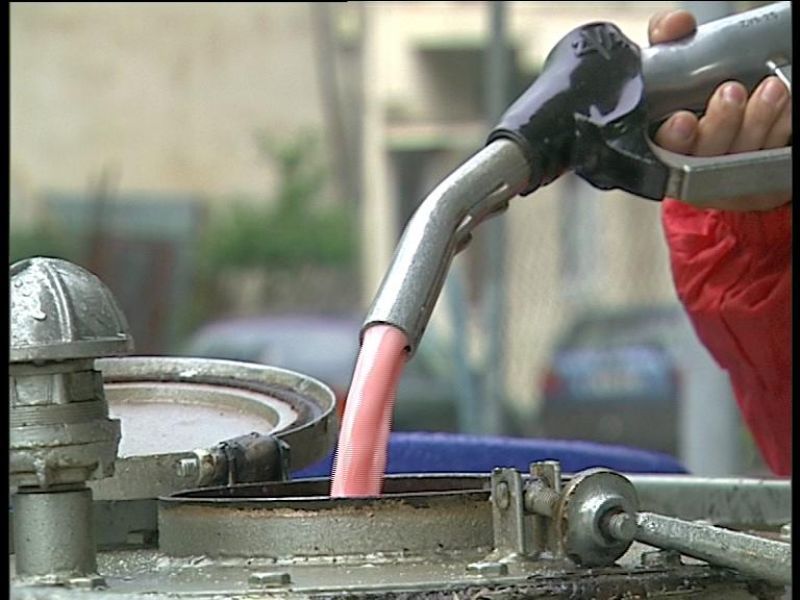 Χαμηλό πενταετίας άγγιξε η τιμή του πετρελαίου