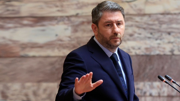 Ανδρουλάκης: Οι οκτώ δεσμεύσεις του ΠΑΣΟΚ για το ιδιωτικό χρέος