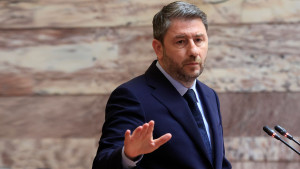 Ανδρουλάκης: Οι οκτώ δεσμεύσεις του ΠΑΣΟΚ για το ιδιωτικό χρέος