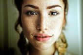 Το mouth piercing επέστρεψε! Με προσοχή όμως...