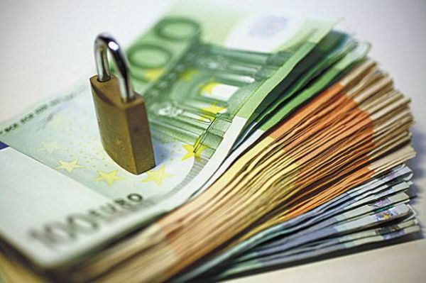 "Έκλεισε" κι άλλο η στρόφιγγα των δανειοδοτήσεων σε νοικοκυριά &amp; επιχειρήσεις