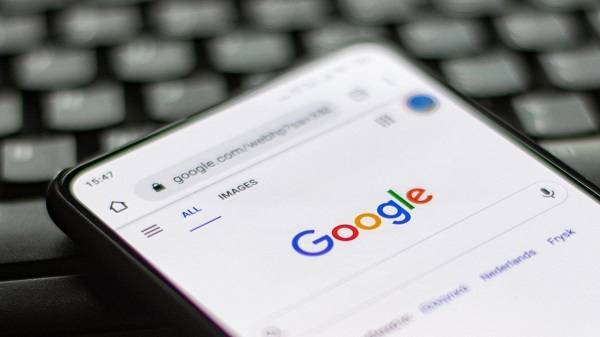 Η Google λάνσαρε νέο εργαλείο αφαίρεσης φωτογραφιών ανηλίκων