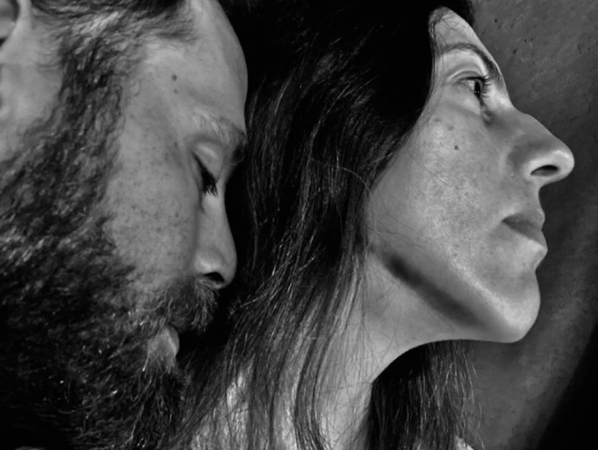 «Χιροσίμα, αγάπη μου»: Η κορυφαία γαλλο-ιαπωνική ταινία μεταφέρεται στην ελληνική θεατρική σκηνή